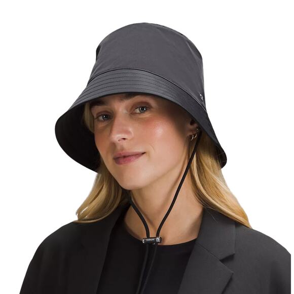 Lululemon Nylon Bucket Hat Black M/L Adjustable Chin Strap Water-Resistant NWT - Picture 3 of 5